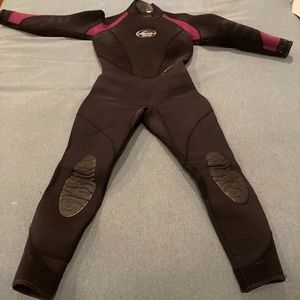7 mm Quantum Stretch Scuba Wetsuit, womens size 9-10